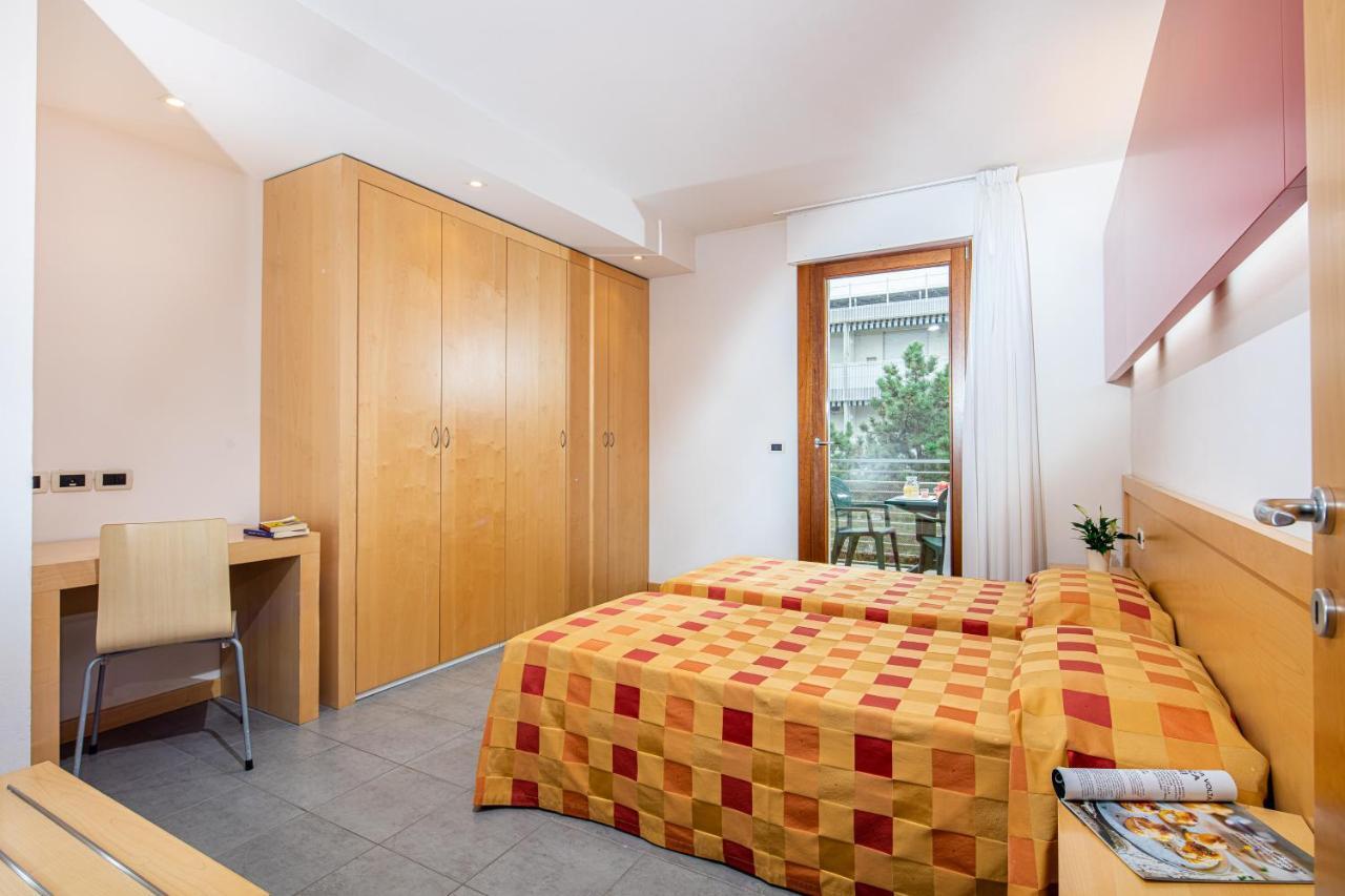 Residence Airone ลินญาโน ซับเบียโดโร ภายนอก รูปภาพ